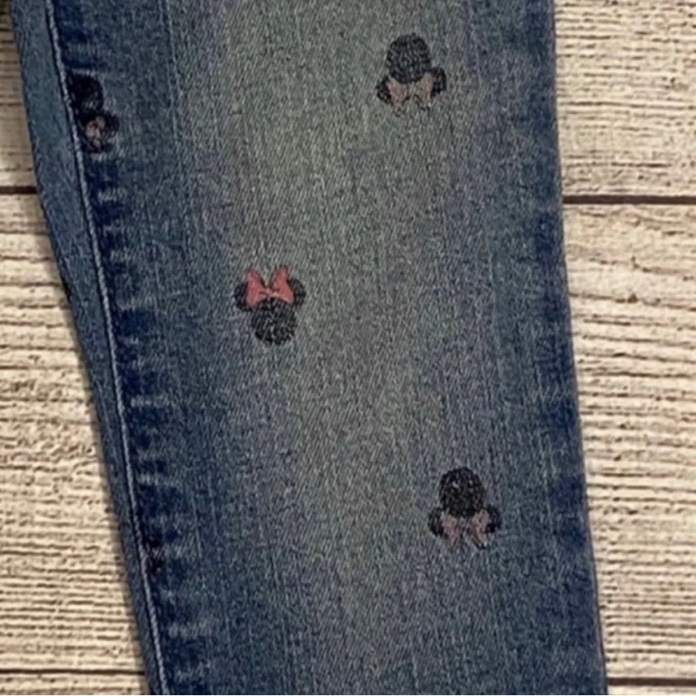 GAP disney light